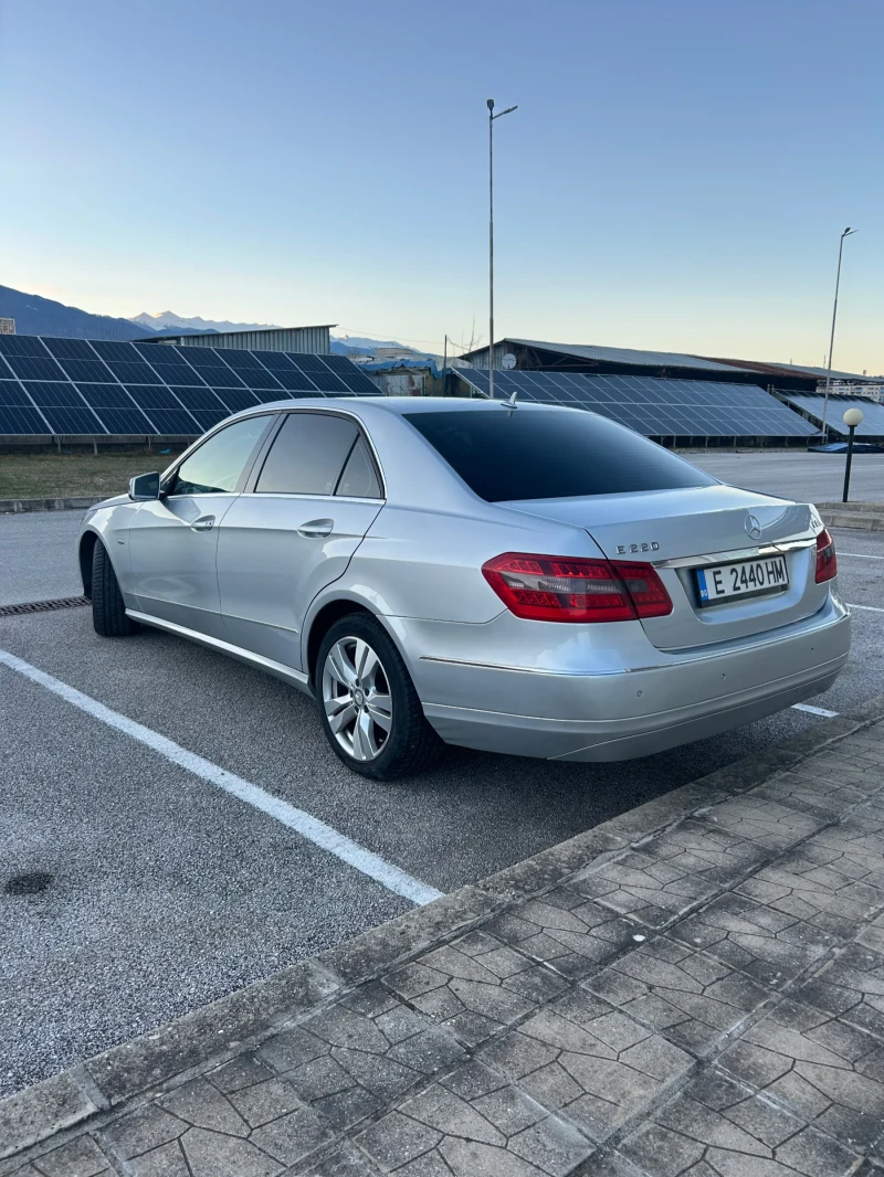 Mercedes-Benz E 220, снимка 1 - Автомобили и джипове - 47020216