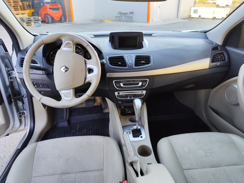 Renault Fluence 1.5 dCi, снимка 13 - Автомобили и джипове - 47815570