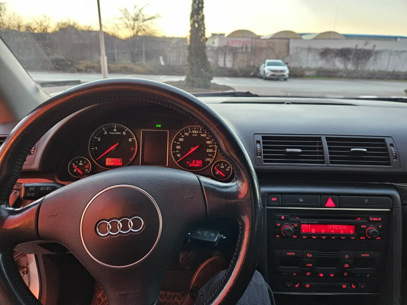 Audi A4 1.8t, снимка 7 - Автомобили и джипове - 49525953