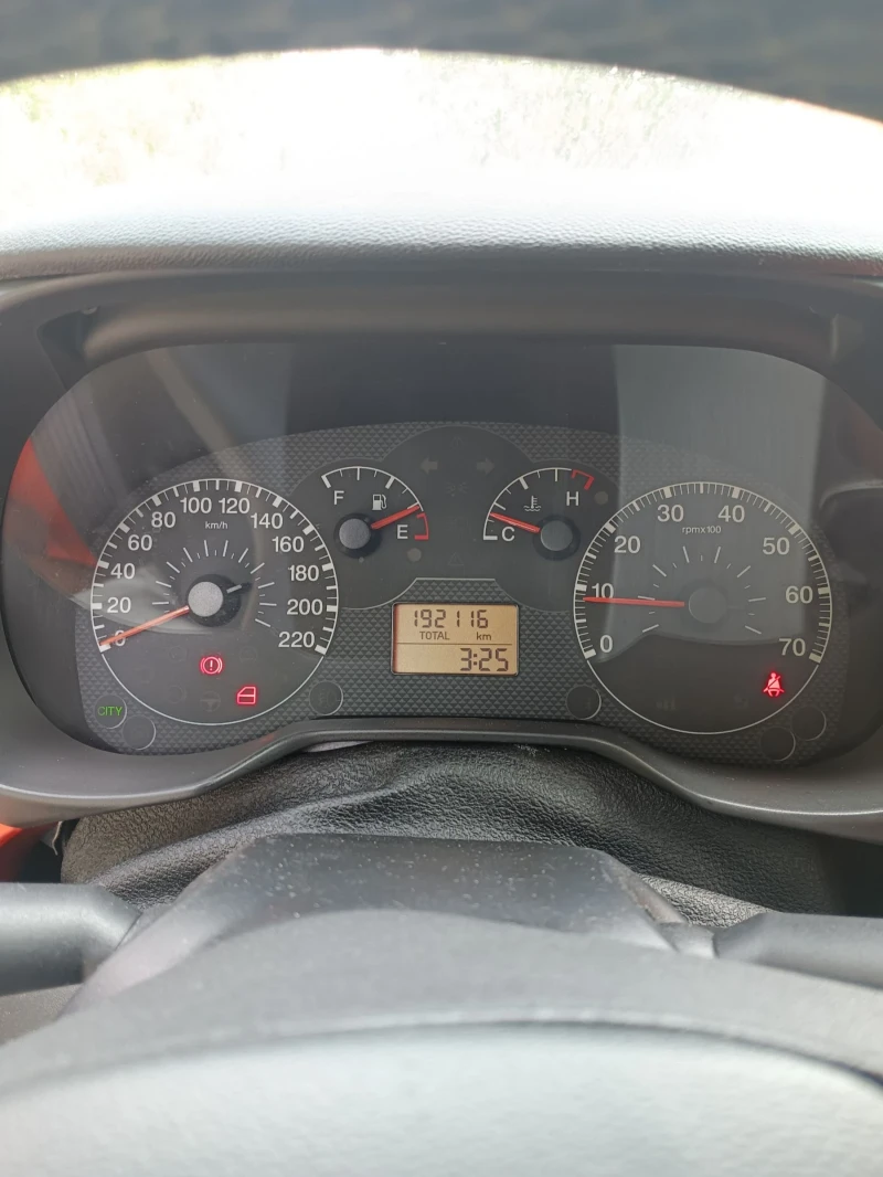 Fiat Punto 1.4 , снимка 7 - Автомобили и джипове - 52394599