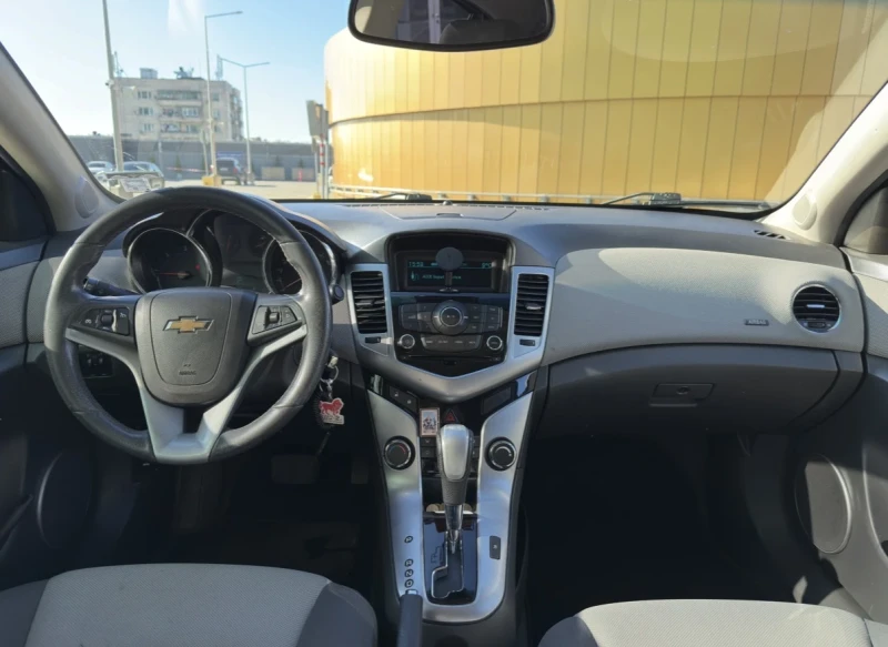 Chevrolet Cruze LT (J300) Автоматик, 151кс., снимка 9 - Автомобили и джипове - 52107963