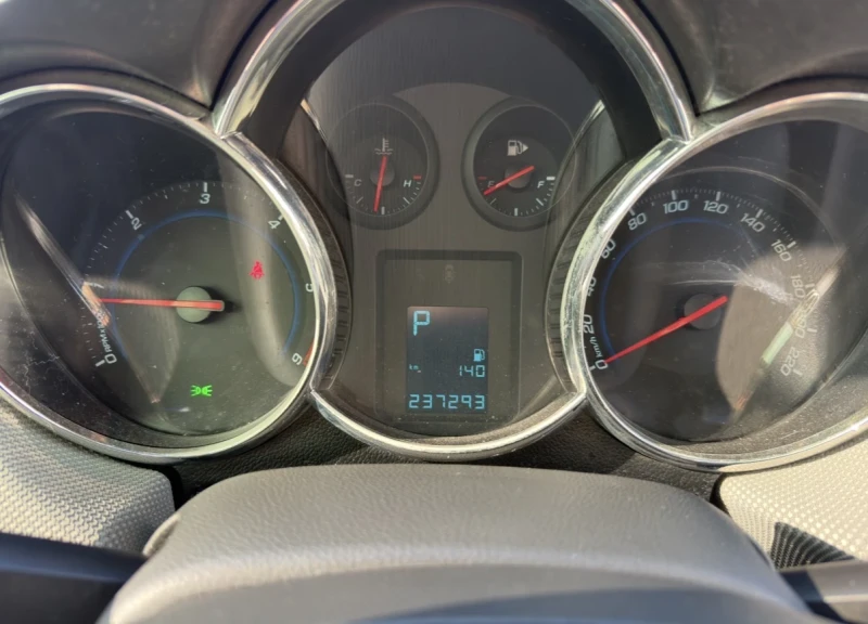 Chevrolet Cruze LT (J300) Автоматик, 151кс., снимка 8 - Автомобили и джипове - 52107963