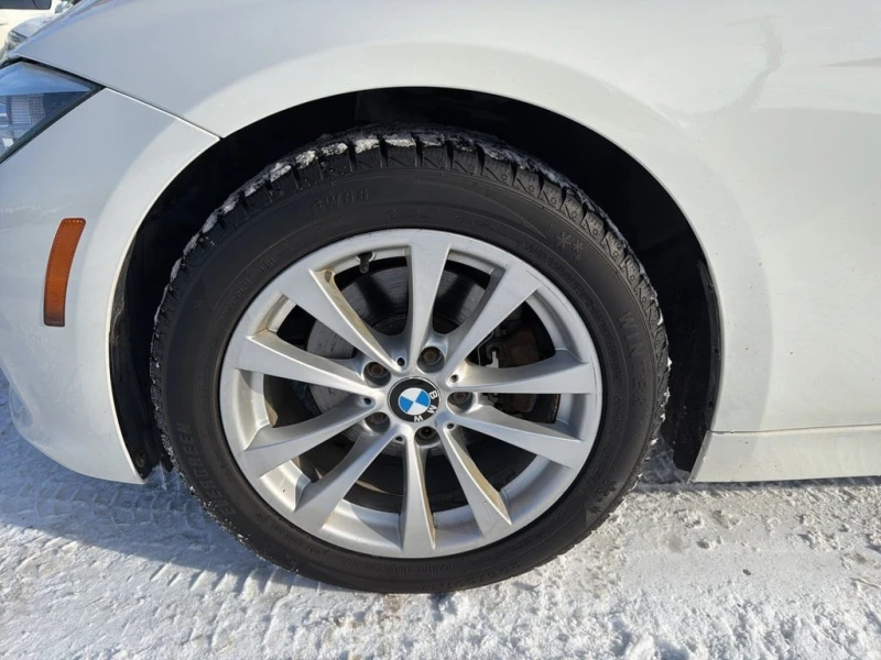 BMW 320 * 320i xDrive clean carfax heated leather seats * , снимка 8 - Автомобили и джипове - 52931331