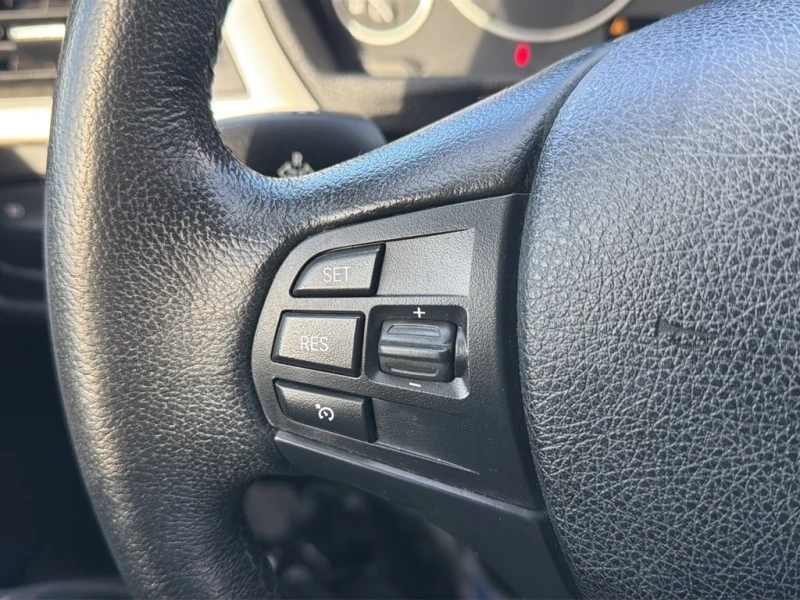 BMW 320 * 320i xDrive clean carfax heated leather seats * , снимка 14 - Автомобили и джипове - 52931331