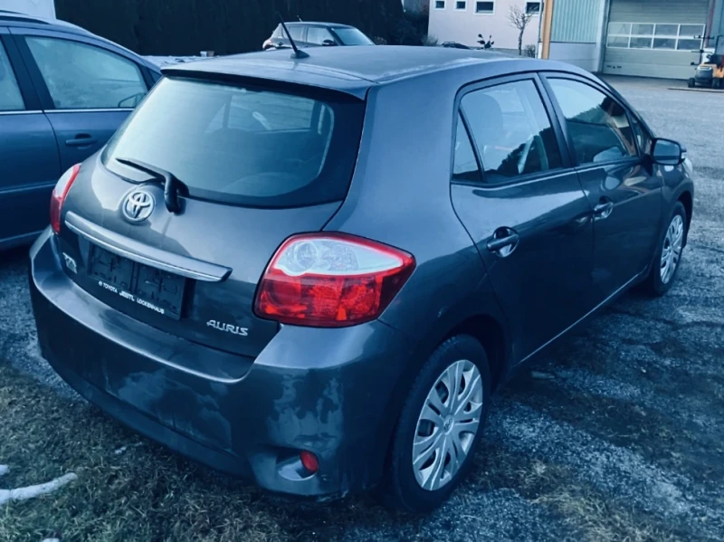 Toyota Auris 1.33VVT-i , снимка 4 - Автомобили и джипове - 53283058