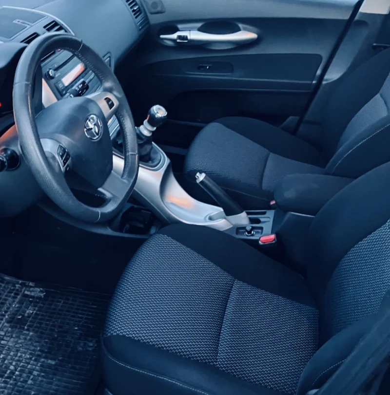 Toyota Auris 1.33VVT-i , снимка 7 - Автомобили и джипове - 53283058