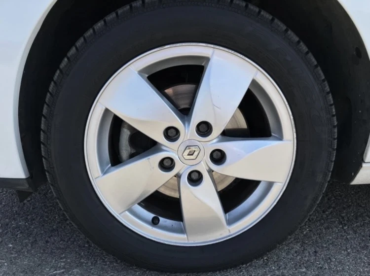 Renault Megane, снимка 13 - Автомобили и джипове - 52942318