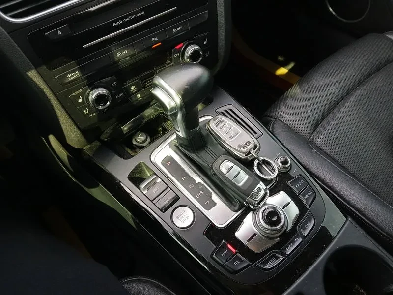 Audi A5 2.0 TDI, снимка 8 - Автомобили и джипове - 54144652