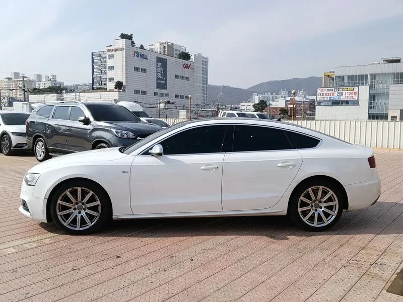 Audi A5 2.0 TDI, снимка 3 - Автомобили и джипове - 54144652
