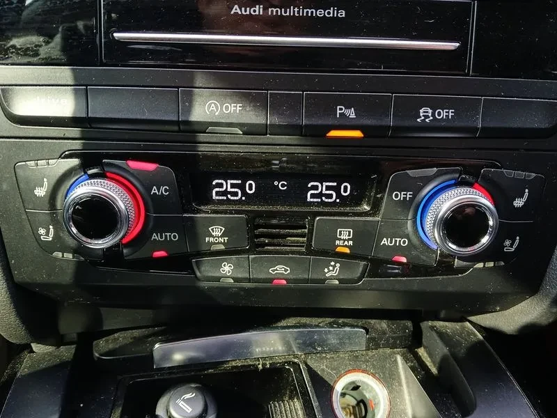 Audi A5 2.0 TDI, снимка 15 - Автомобили и джипове - 54144652