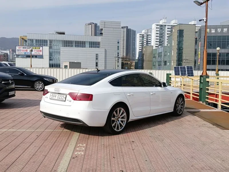 Audi A5 2.0 TDI, снимка 4 - Автомобили и джипове - 54144652