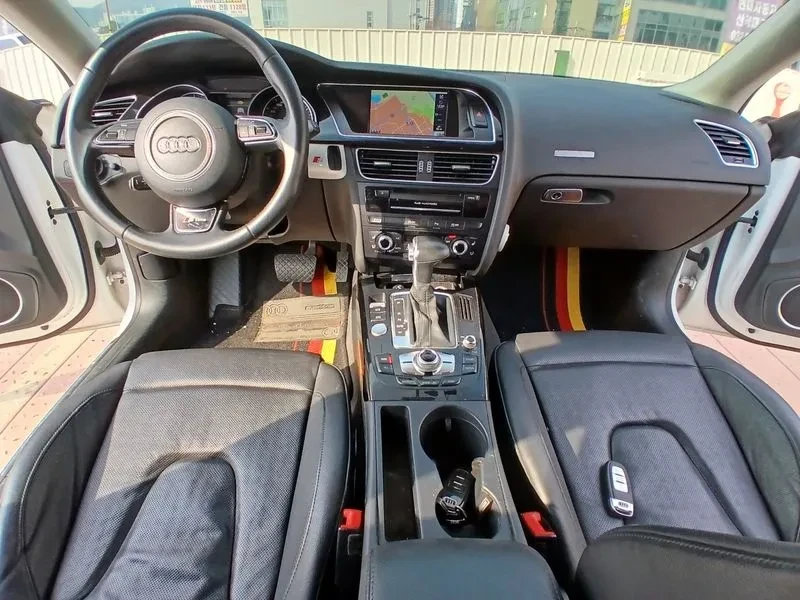 Audi A5 2.0 TDI, снимка 9 - Автомобили и джипове - 54144652