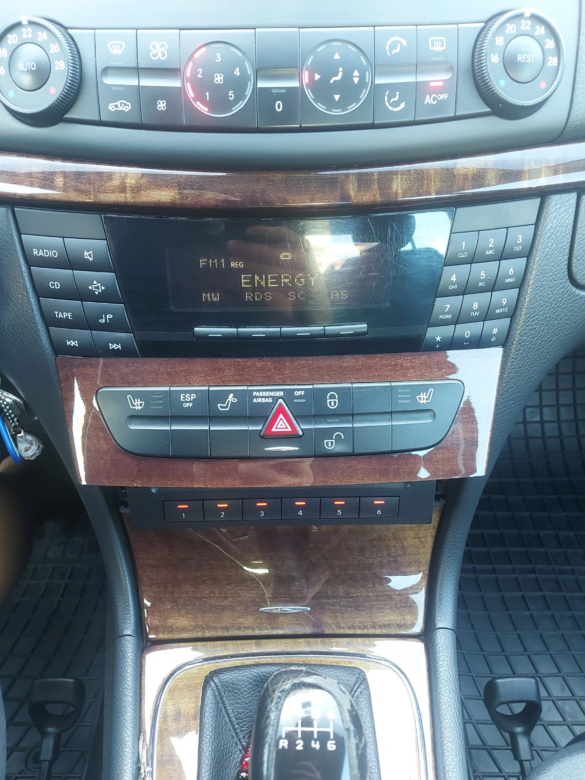 Mercedes-Benz E 220  | Mobile.bg   15