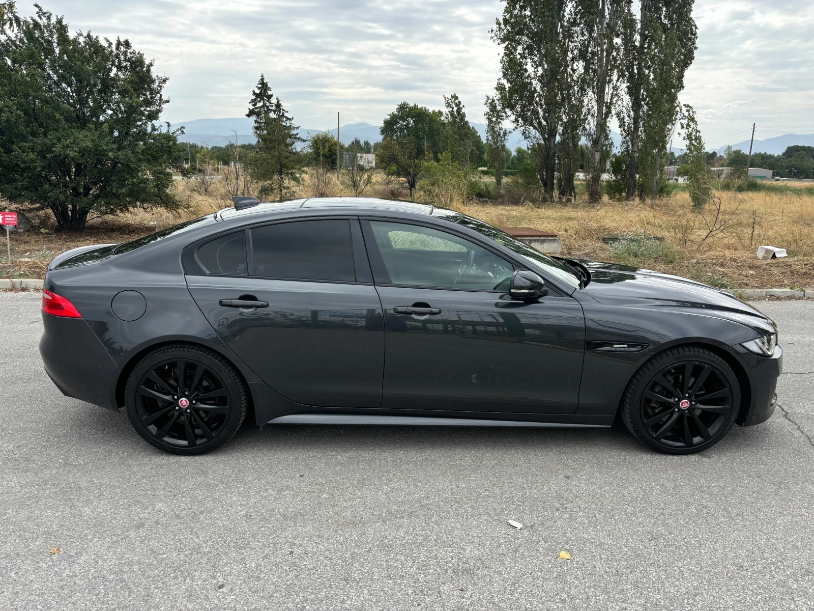 Jaguar XE  - изображение 3