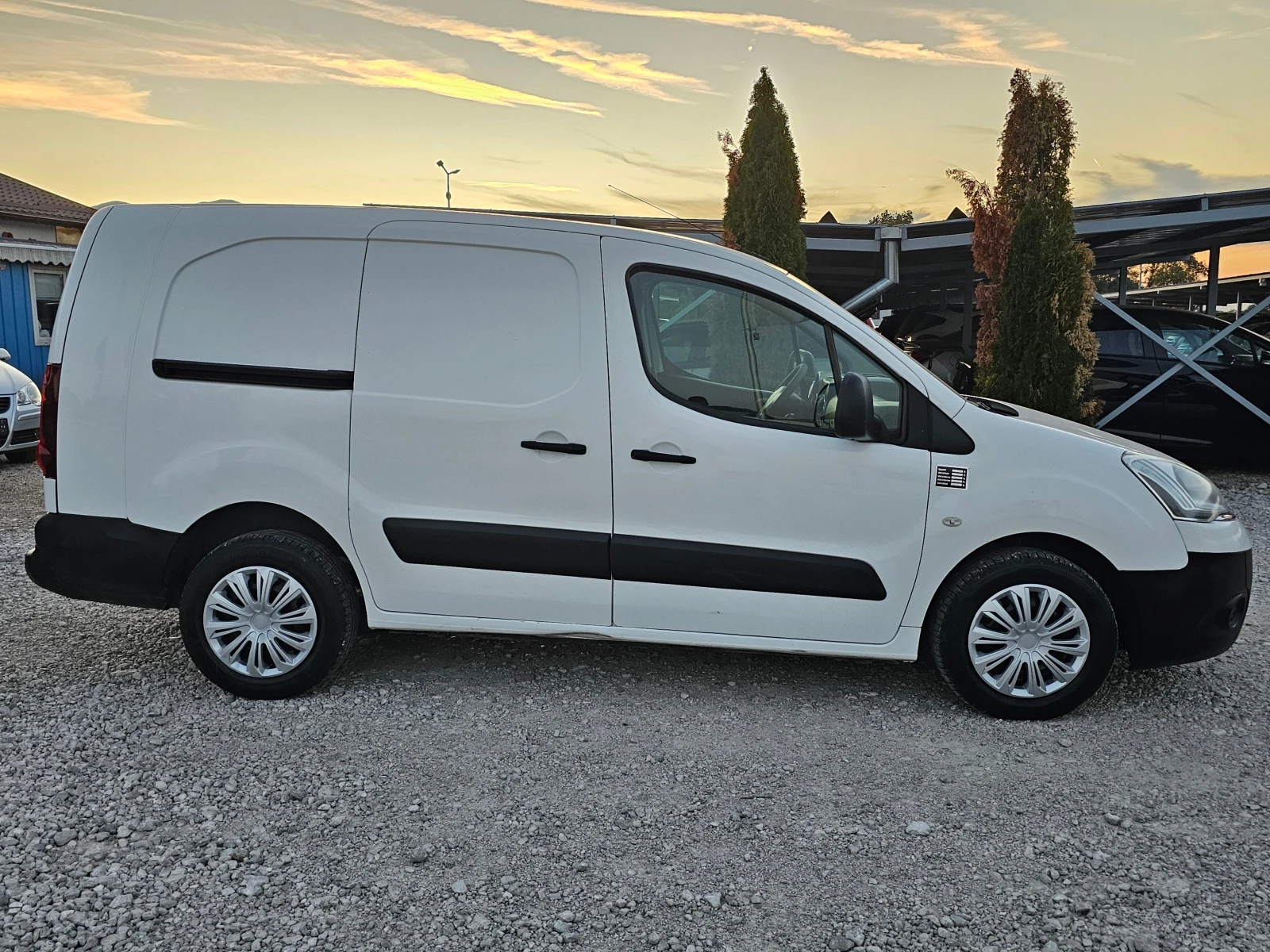 Citroen Berlingo 1.6HDI 90кс ! ! MАКСИ БАЗА ! ! ЕВРО 5b - изображение 6