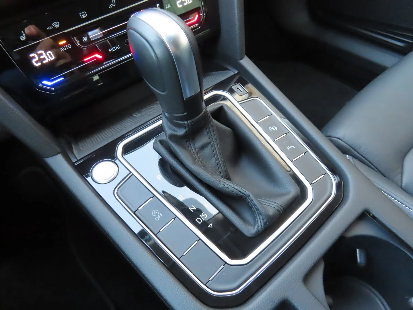 VW Passat VW Passat Var. Business 2.0 TDI SCR DSG | Mobile.bg � ����������� 12