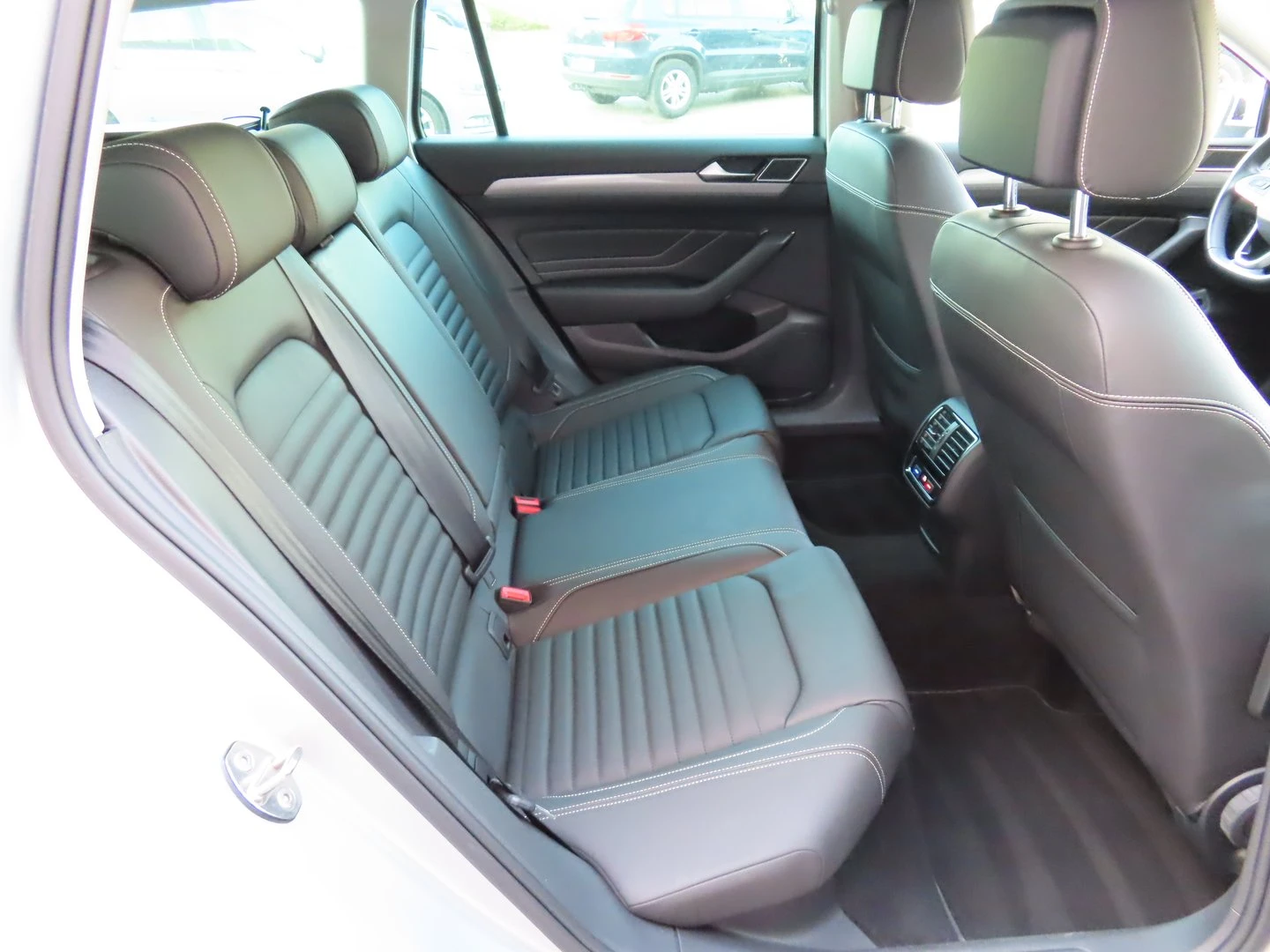 VW Passat VW Passat Var. Business 2.0 TDI SCR DSG | Mobile.bg � ����������� 8