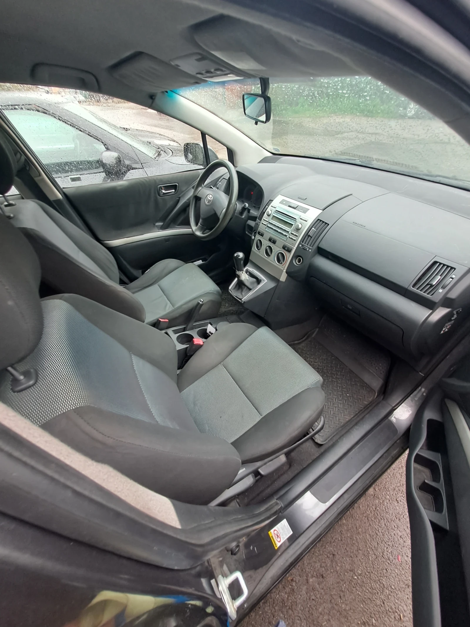 Toyota Corolla verso  - изображение 5