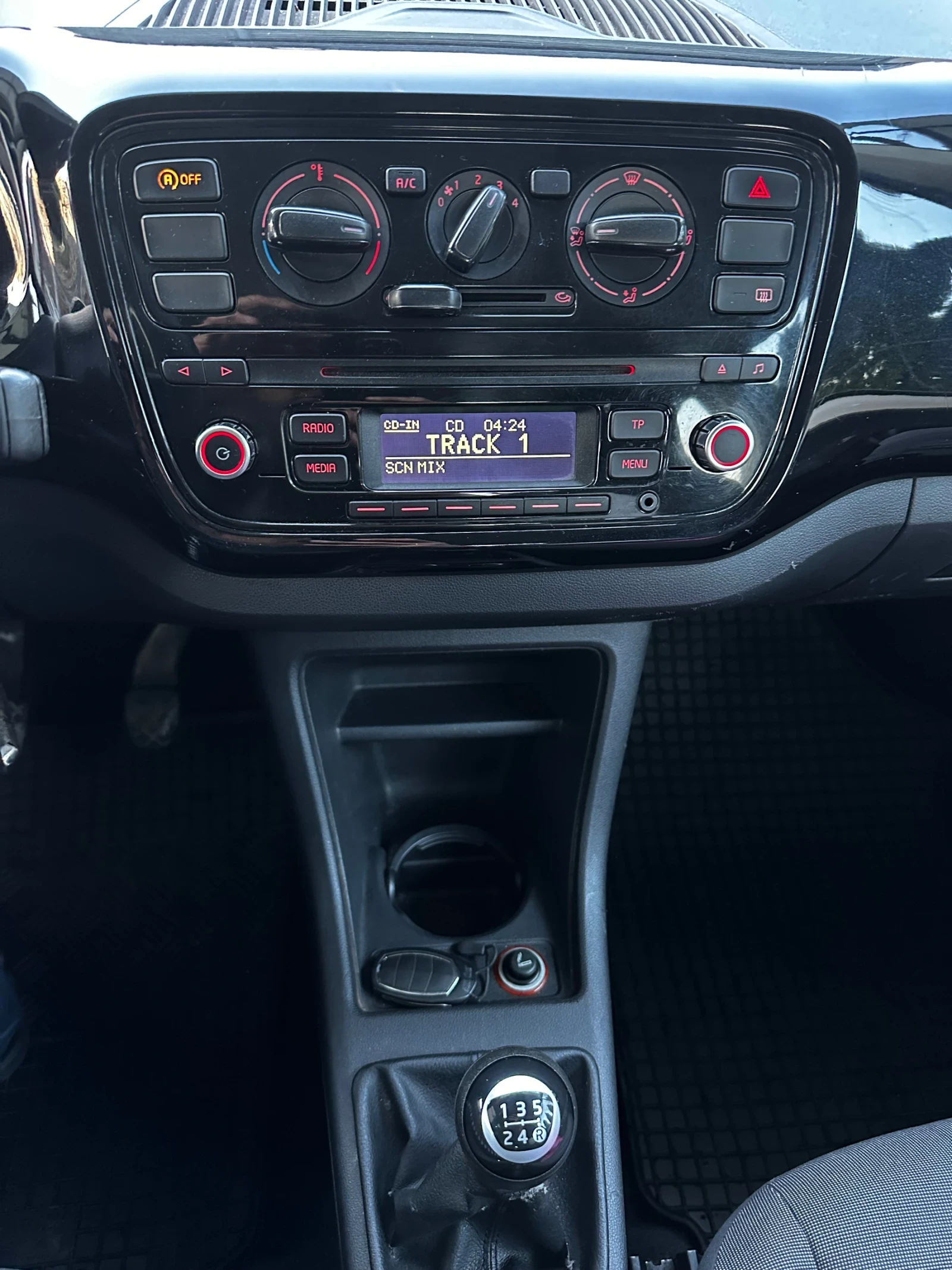 VW Up 1.0i* МЕТАН* КЛИМА* CNG* TOP - изображение 10