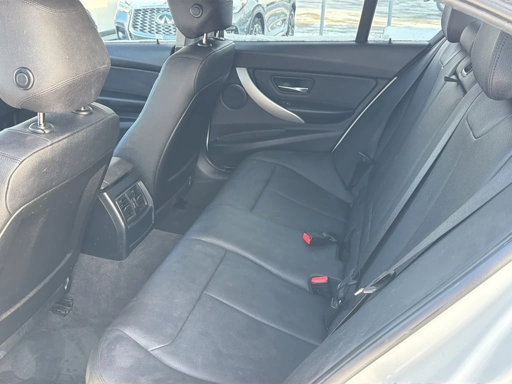 BMW 320 * 320i xDrive clean carfax heated leather seats *  | Mobile.bg � ����������� 17