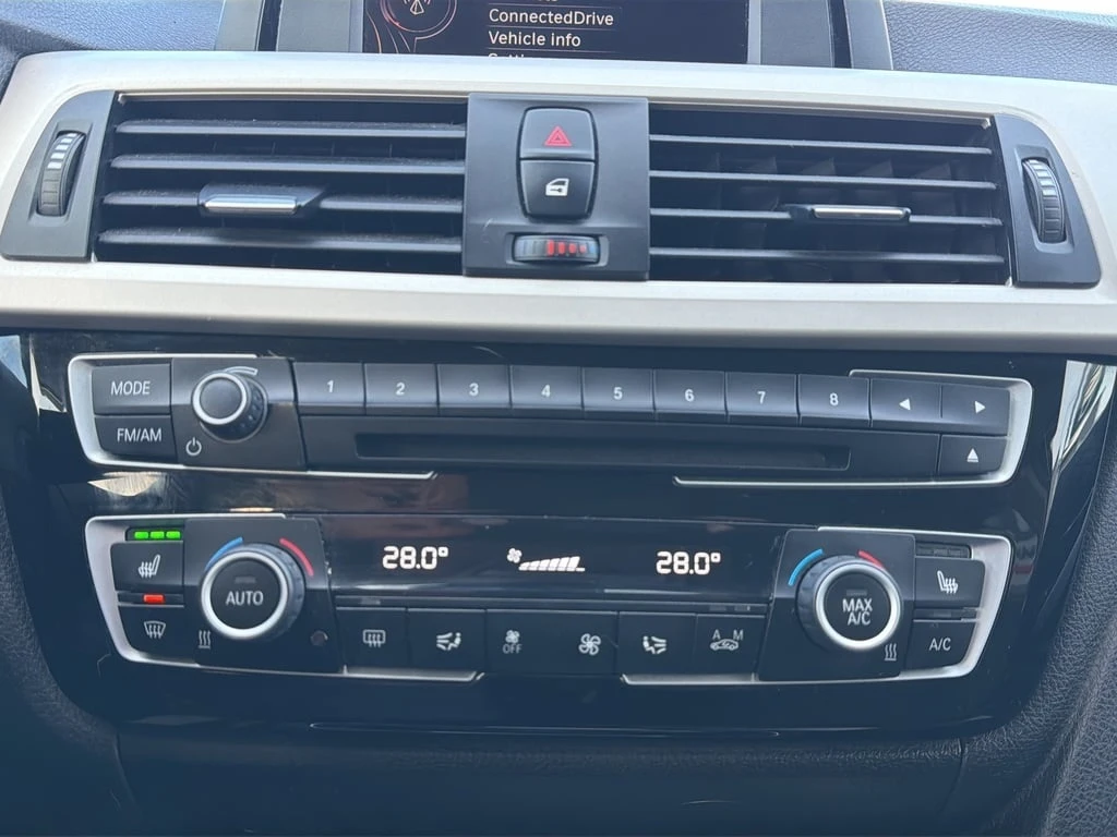 BMW 320 * 320i xDrive clean carfax heated leather seats *  | Mobile.bg � ����������� 15