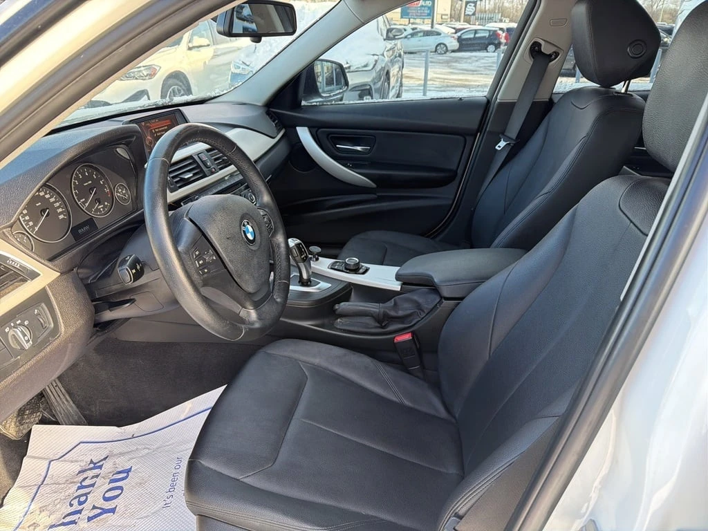 BMW 320 * 320i xDrive clean carfax heated leather seats *  | Mobile.bg � ����������� 11