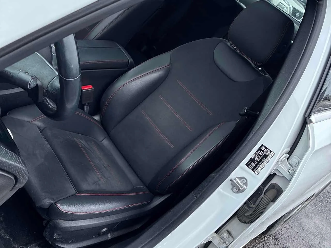 Mercedes-Benz A 220 CARFAX, снимка 13 - Автомобили и джипове - 53841615