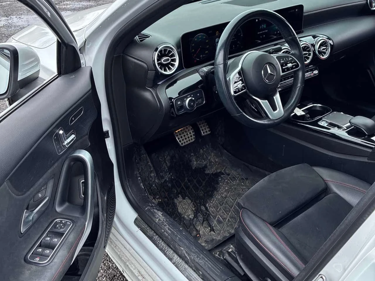 Mercedes-Benz A 220 CARFAX, снимка 5 - Автомобили и джипове - 53841615