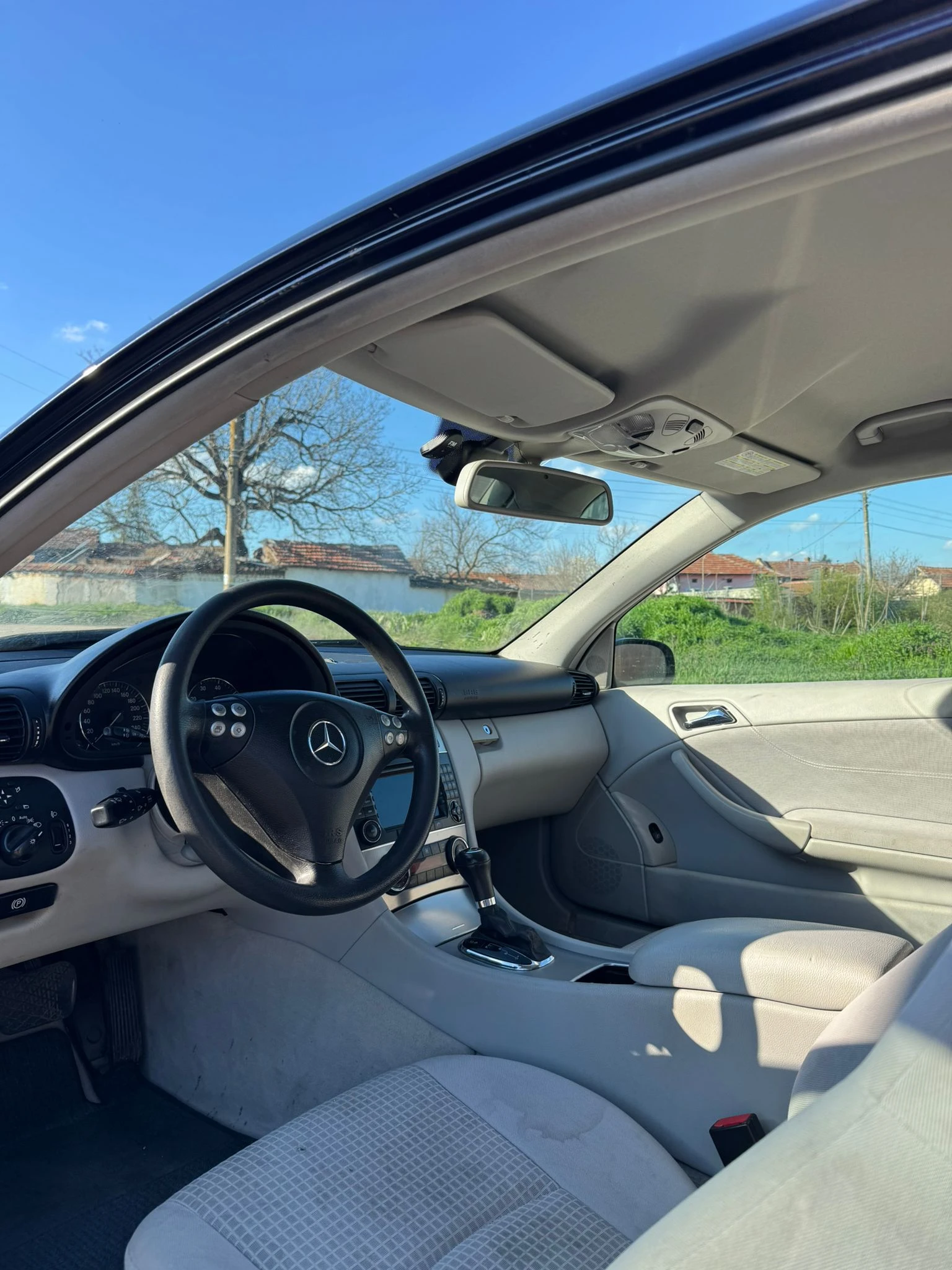 Mercedes-Benz C 200, снимка 5 - Автомобили и джипове - 54099775