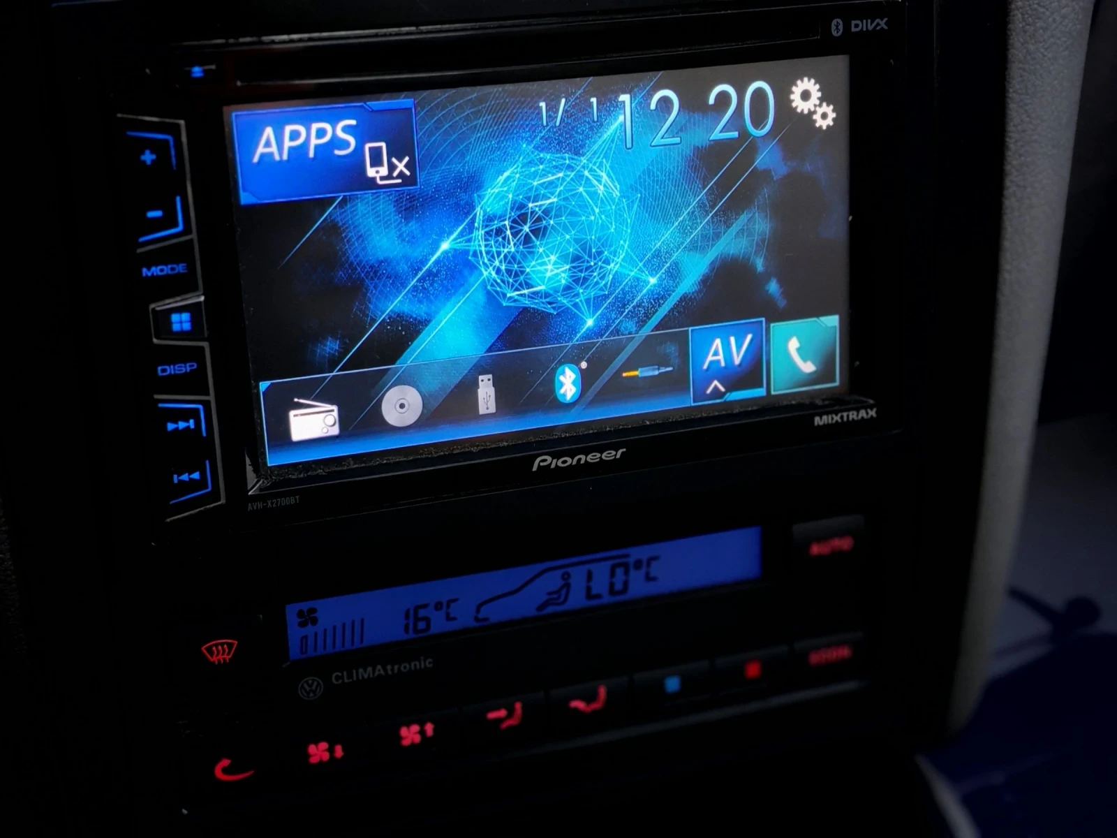 VW Bora 1.9TDI(116)* 6-СКОРОСТИ* HIGHLINE* ANDROID* , снимка 16 - Автомобили и джипове - 54101700