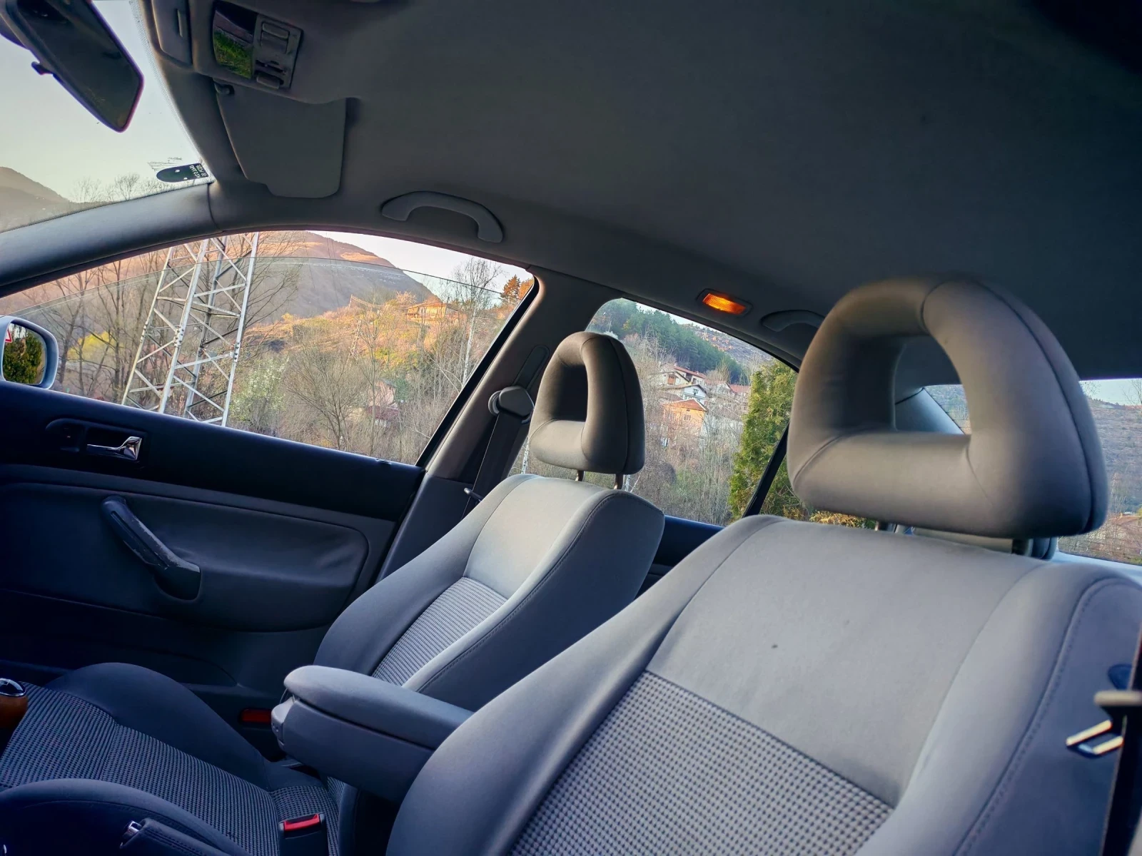 VW Bora 1.9TDI(116)* 6-СКОРОСТИ* HIGHLINE* ANDROID* , снимка 13 - Автомобили и джипове - 54101700