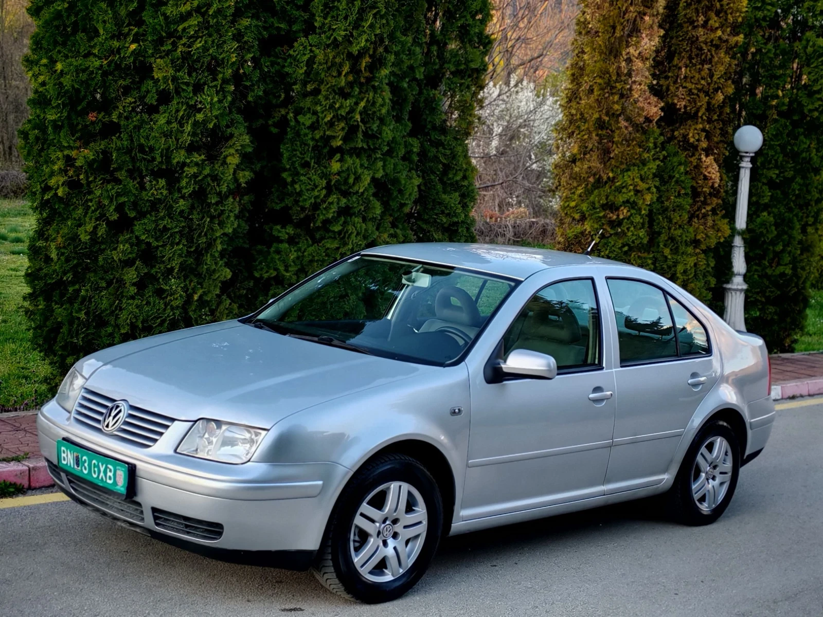 VW Bora 1.9TDI(116)* 6-СКОРОСТИ* HIGHLINE* ANDROID* , снимка 3 - Автомобили и джипове - 54101700
