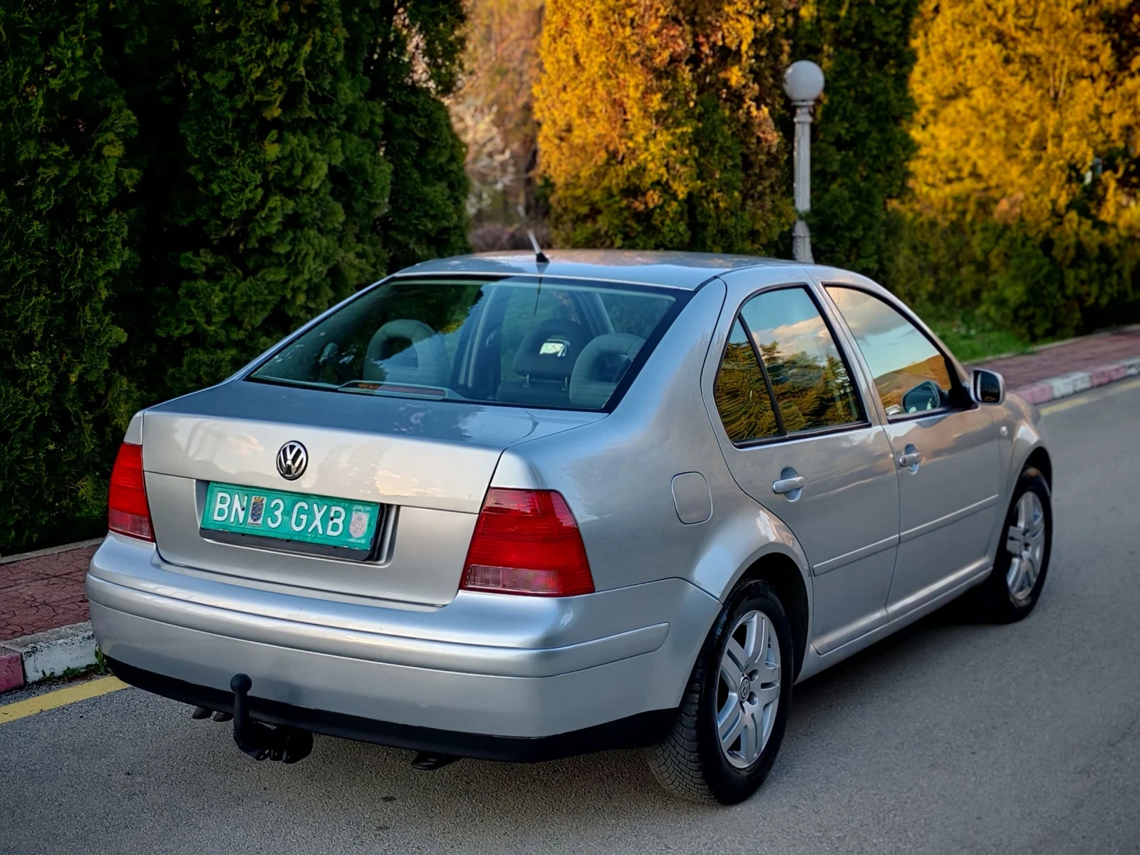 VW Bora 1.9TDI(116)* 6-СКОРОСТИ* HIGHLINE* ANDROID* , снимка 7 - Автомобили и джипове - 54101700