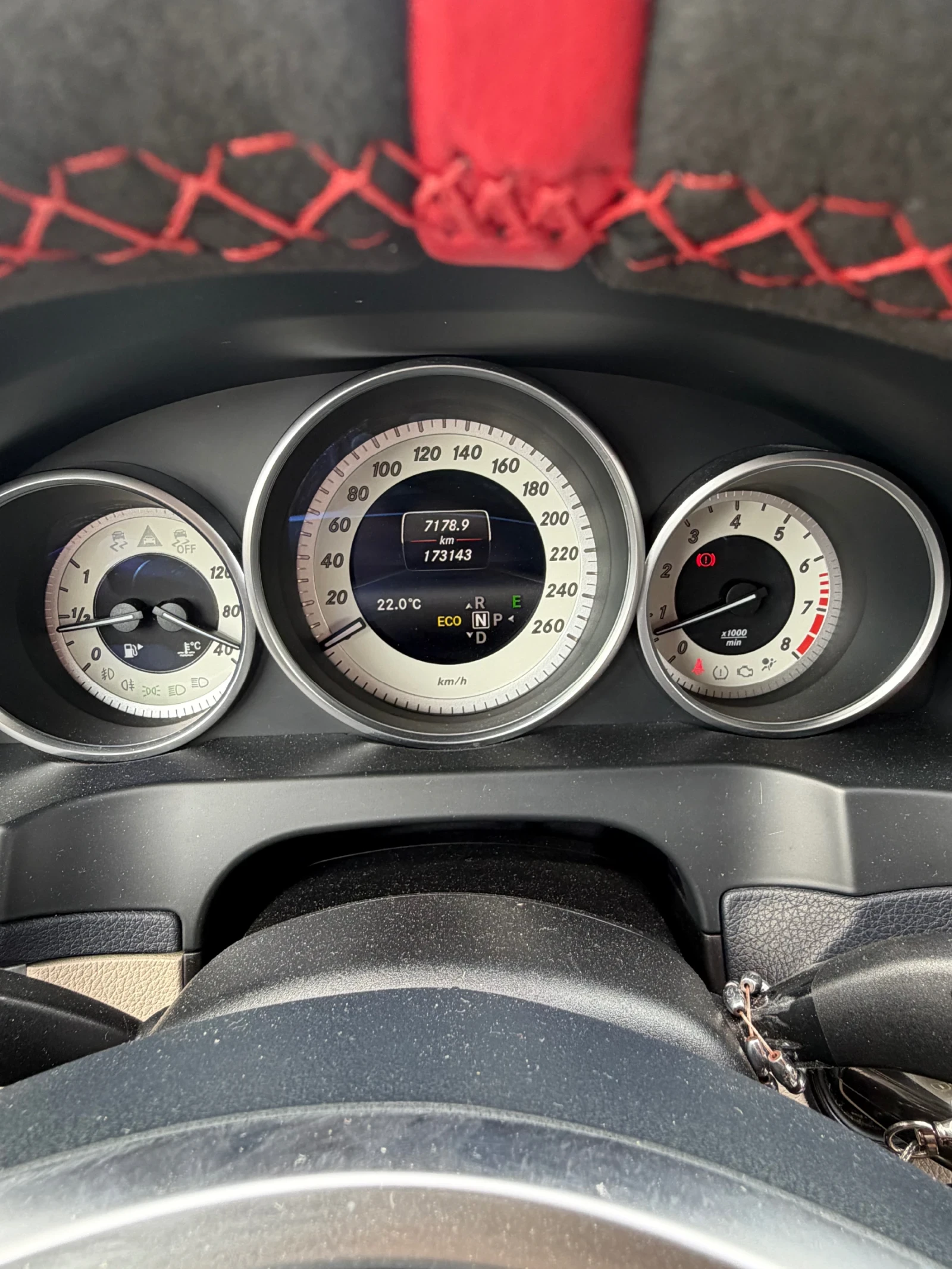 Mercedes-Benz E 350, снимка 9 - Автомобили и джипове - 54703426