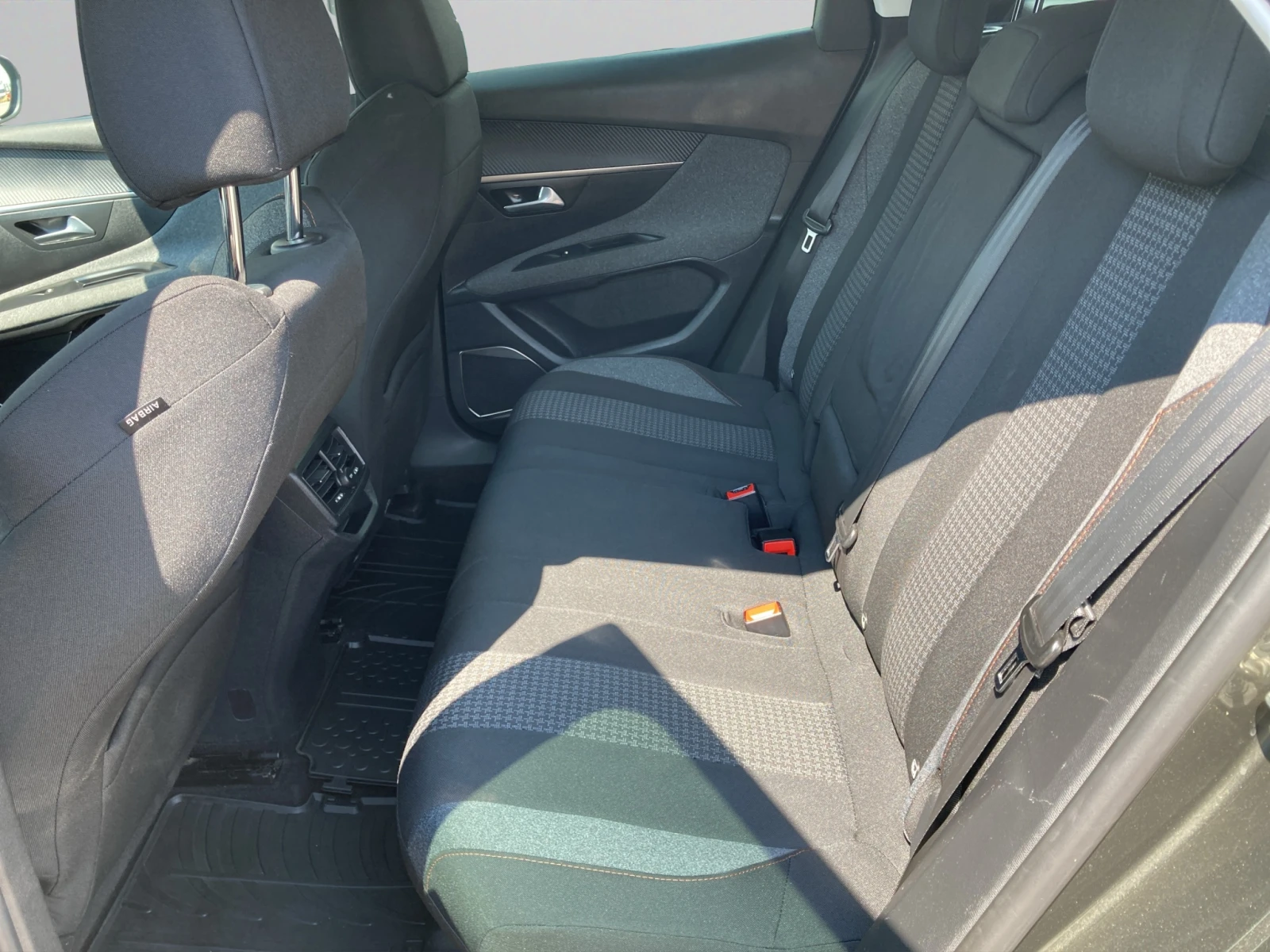 Peugeot 3008 NEW ACTIVE 1.2 e-THP 130 BVM6, снимка 10 - Автомобили и джипове - 55008129