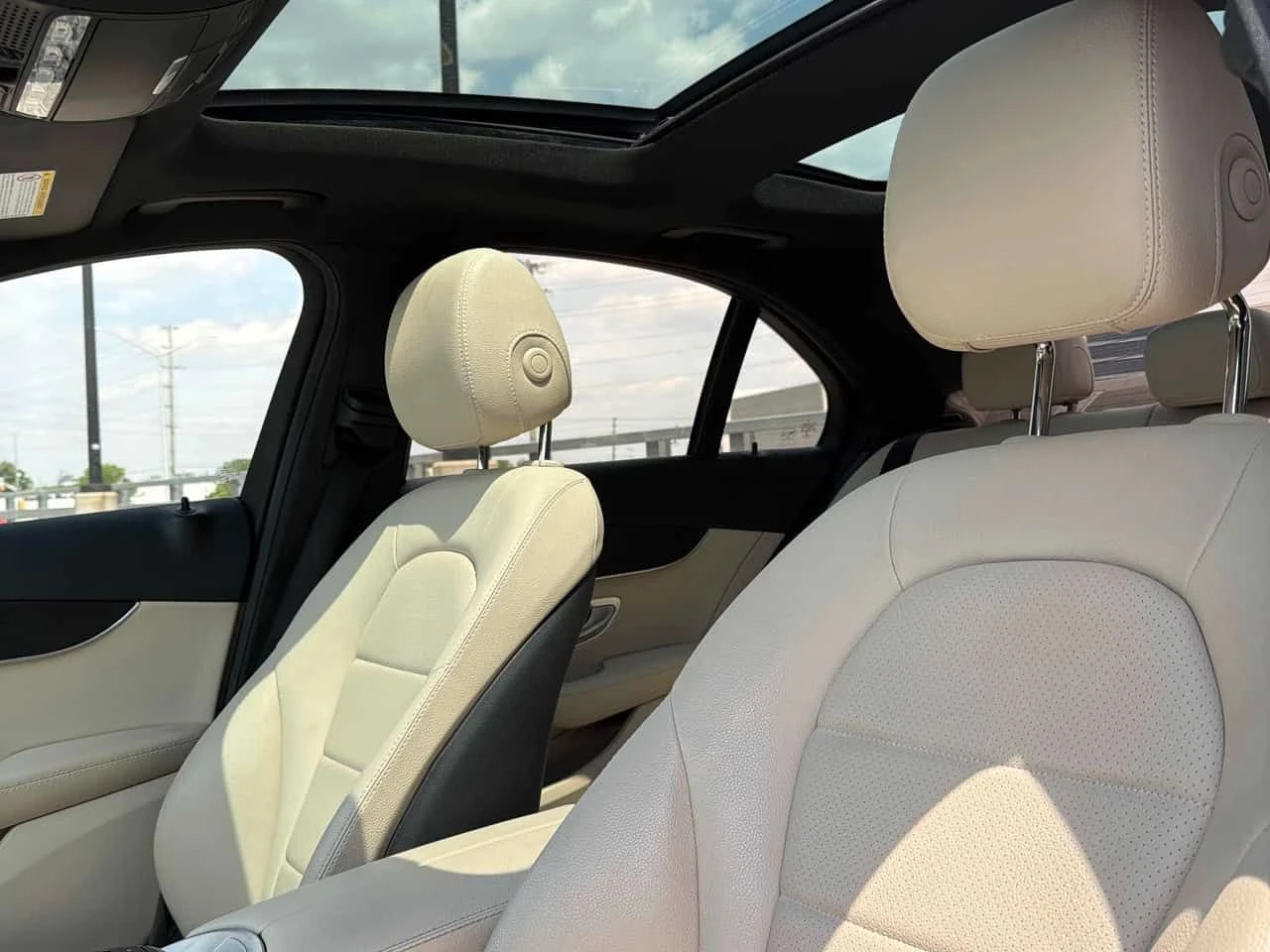 Mercedes-Benz C 300 4MATIC* DISTRONIC* АВТОКРЕДИТ* , снимка 12 - Автомобили и джипове - 55513101