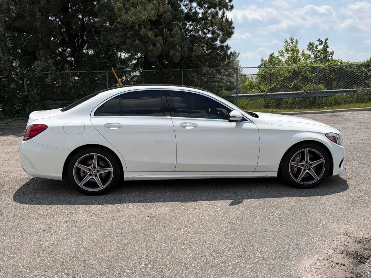 Mercedes-Benz C 300 4MATIC* DISTRONIC* АВТОКРЕДИТ* , снимка 3 - Автомобили и джипове - 55513101