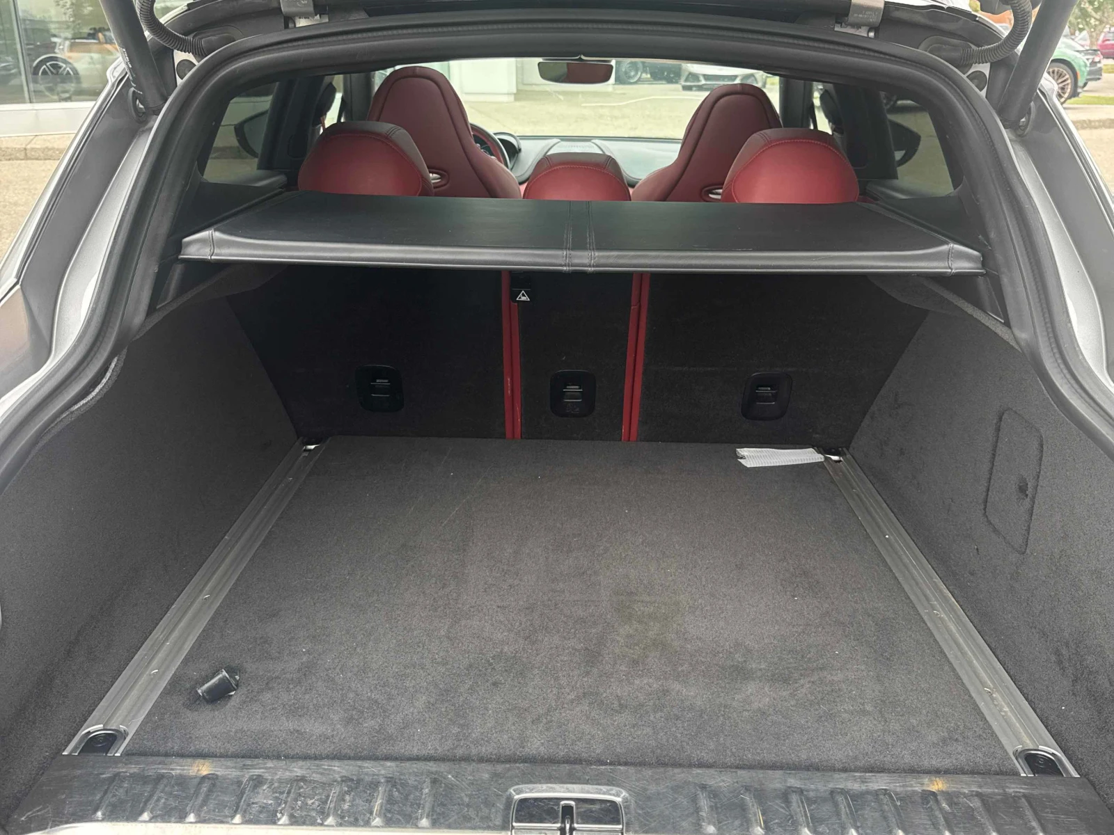 Aston Martin DBX 707* CARFAX* ���������* �������* ����������*  | Mobile.bg � ����������� 11