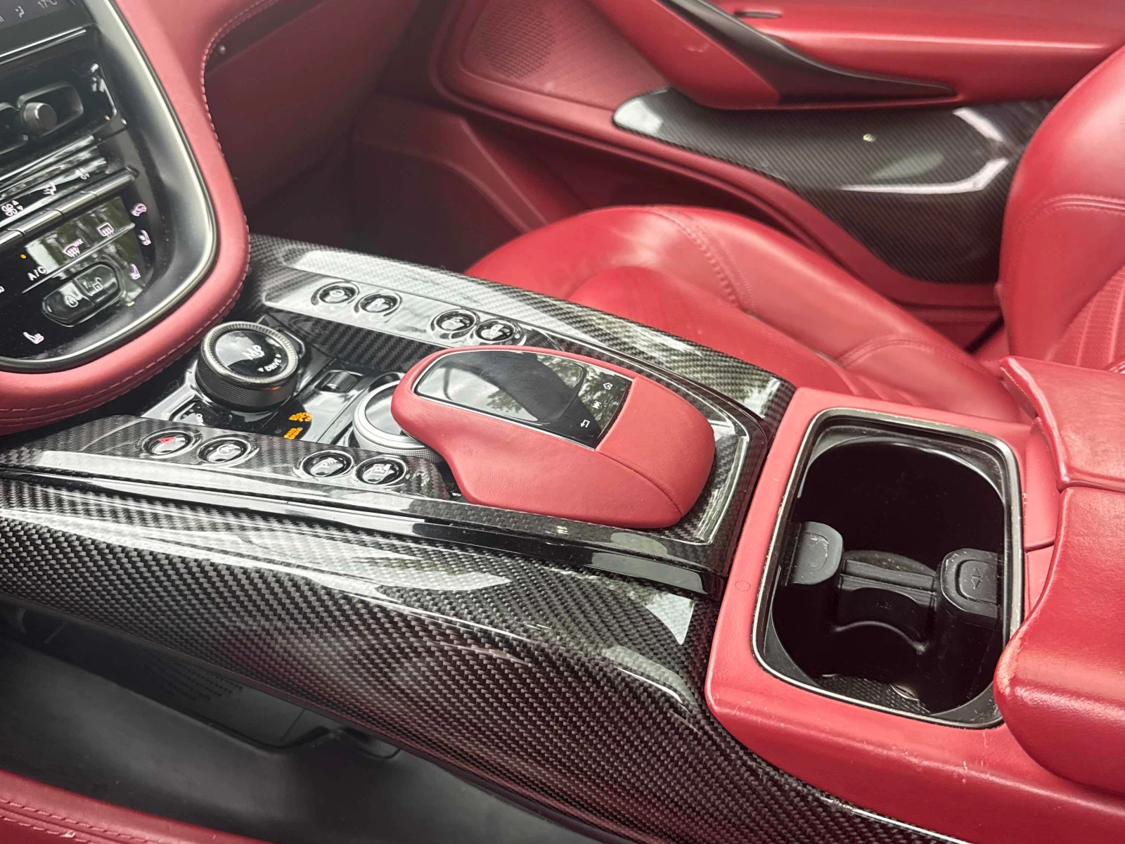 Aston Martin DBX 707* CARFAX* ���������* �������* ����������*  | Mobile.bg � ����������� 14