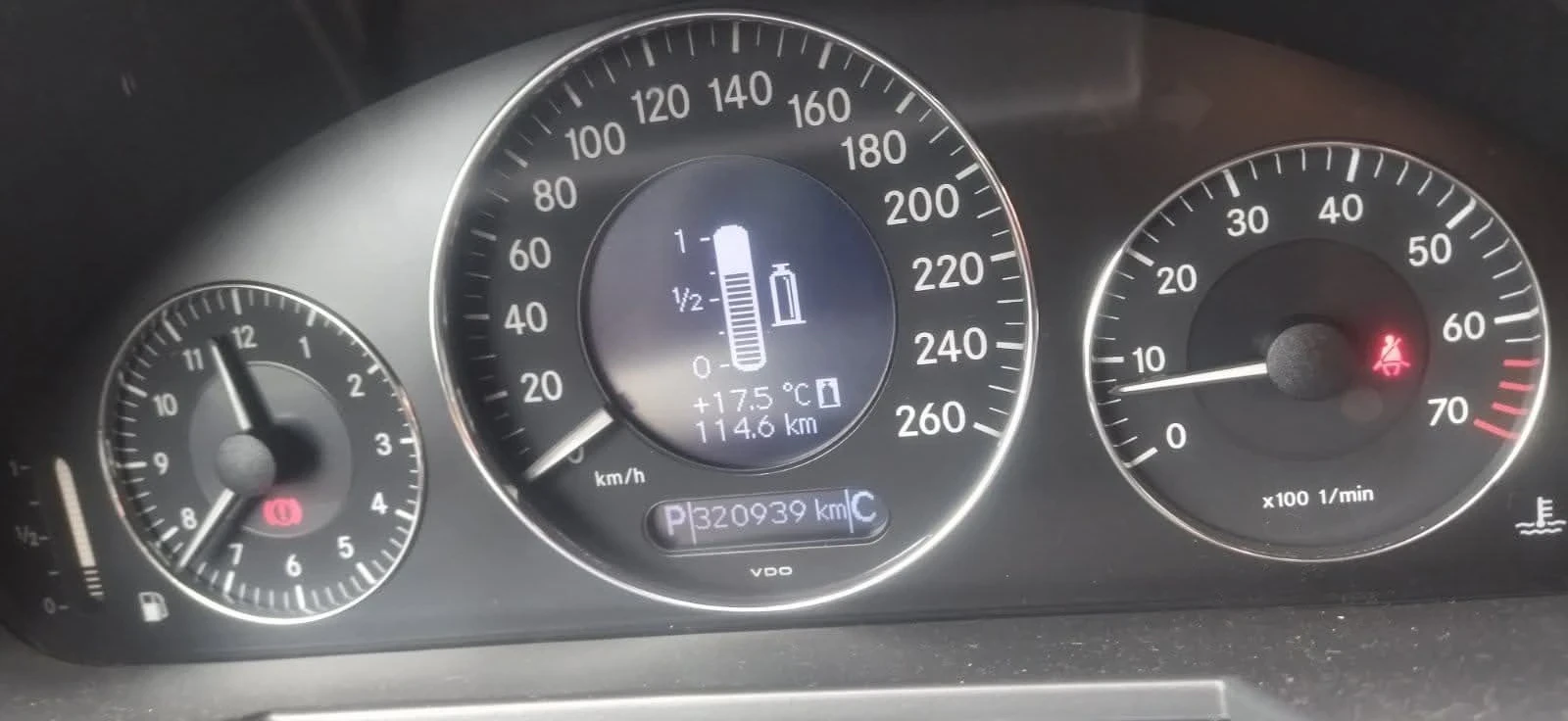 Mercedes-Benz E 200 Бензин/Фабричен метан, снимка 7 - Автомобили и джипове - 56713280