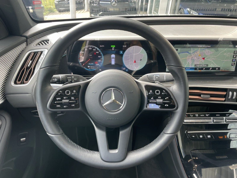 Mercedes-Benz EQC  400/4MATIC/408HP/KEYLESS/CAM/AMBI/420b, снимка 8 - Автомобили и джипове - 47925577