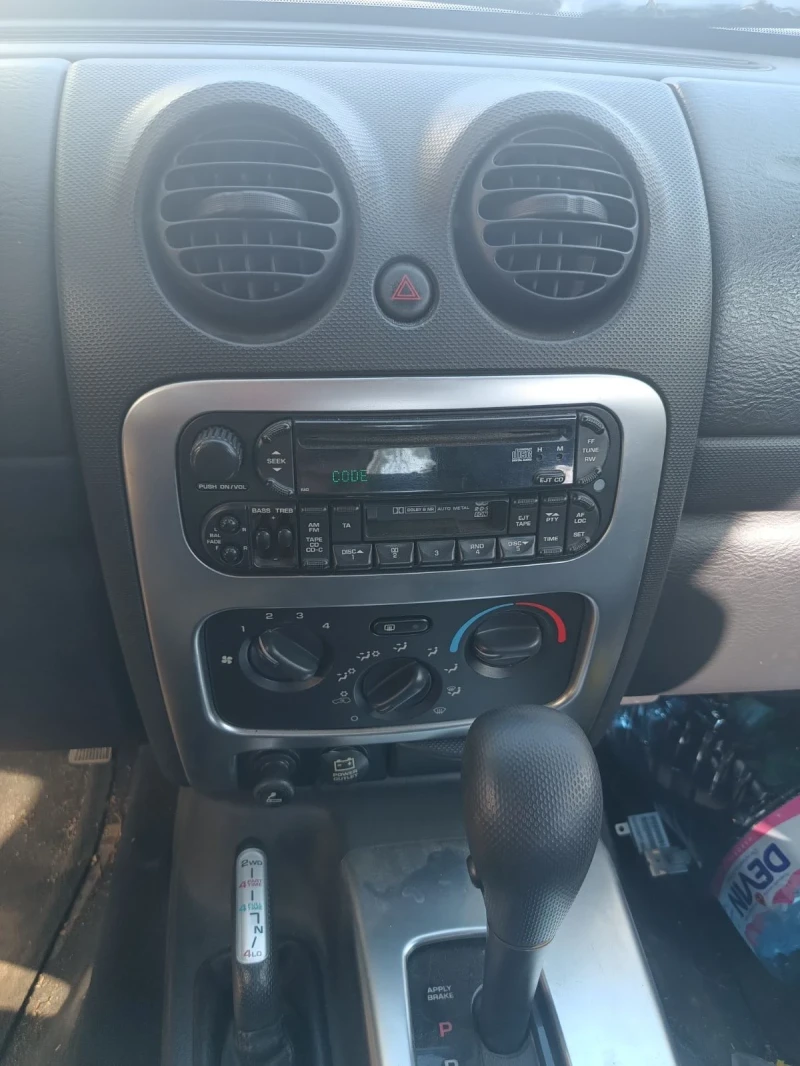 Jeep Cherokee, снимка 2 - Автомобили и джипове - 52725533