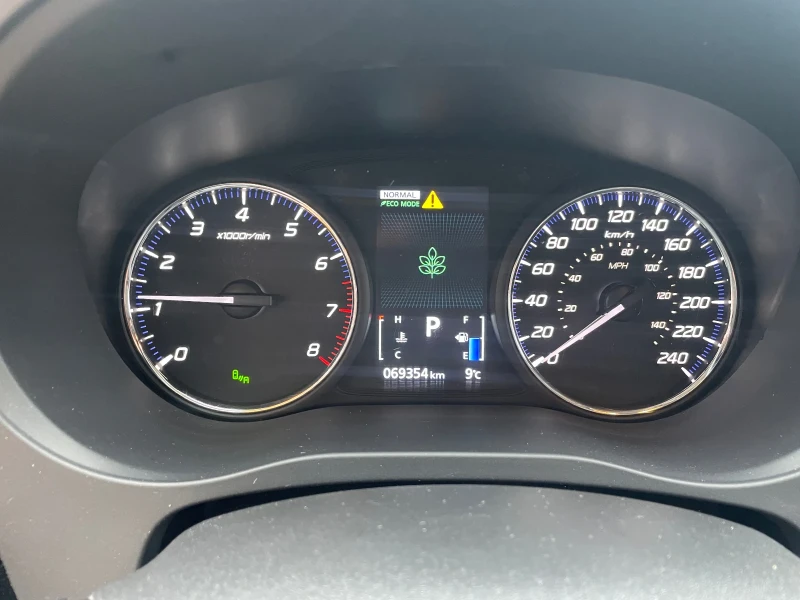 Mitsubishi Outlander, снимка 16 - Автомобили и джипове - 52637583