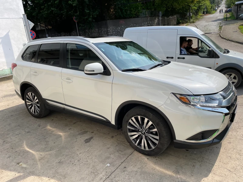 Mitsubishi Outlander, снимка 3 - Автомобили и джипове - 52637583