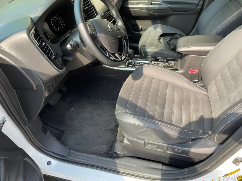 Mitsubishi Outlander, снимка 10 - Автомобили и джипове - 52637583