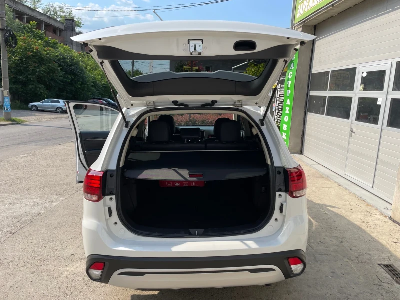 Mitsubishi Outlander, снимка 15 - Автомобили и джипове - 52637583