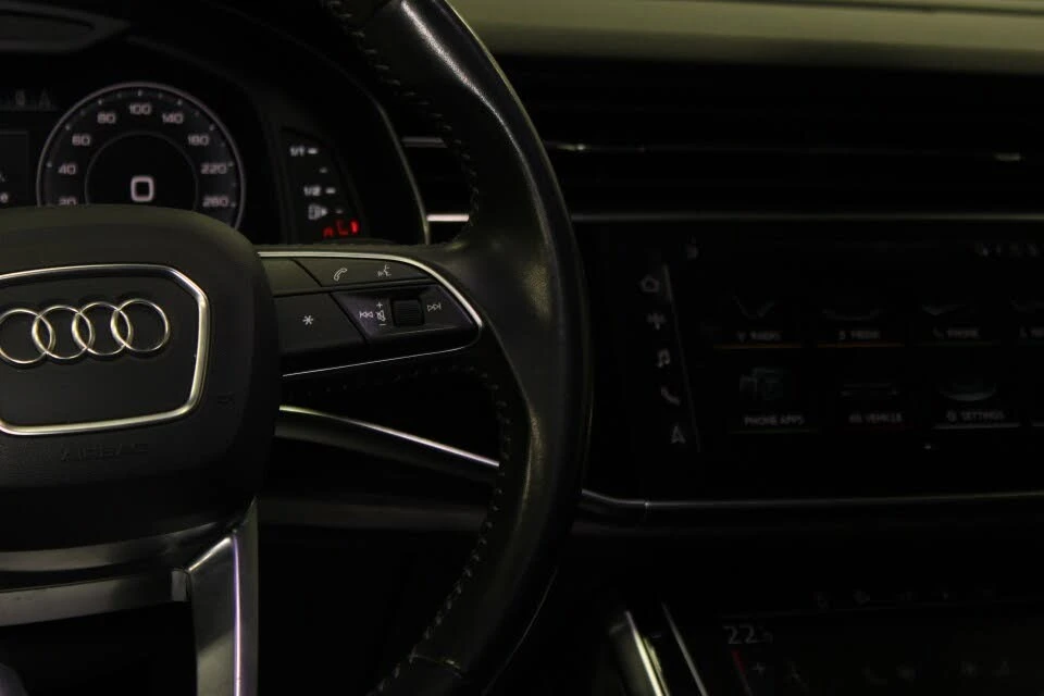 Audi Q8 QUATTRO* ОБДУХВАНЕ* ПАНО* 360* КАМЕРИ* ПОДГРЕВ* , снимка 13 - Автомобили и джипове - 54497147