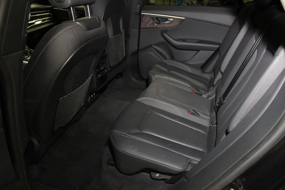 Audi Q8 QUATTRO* ОБДУХВАНЕ* ПАНО* 360* КАМЕРИ* ПОДГРЕВ* , снимка 12 - Автомобили и джипове - 54497147