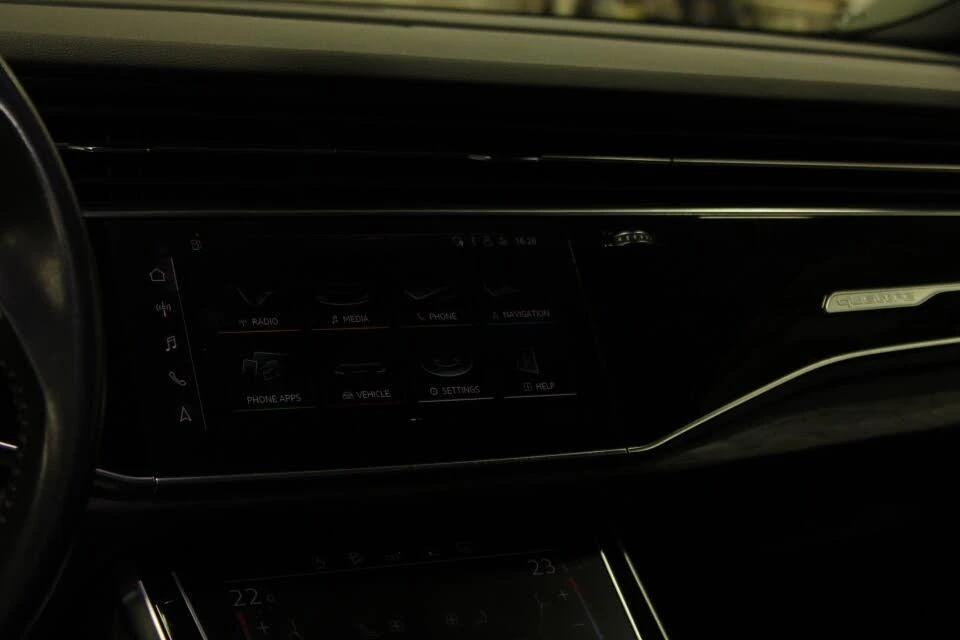 Audi Q8 QUATTRO* ОБДУХВАНЕ* ПАНО* 360* КАМЕРИ* ПОДГРЕВ* , снимка 15 - Автомобили и джипове - 54497147