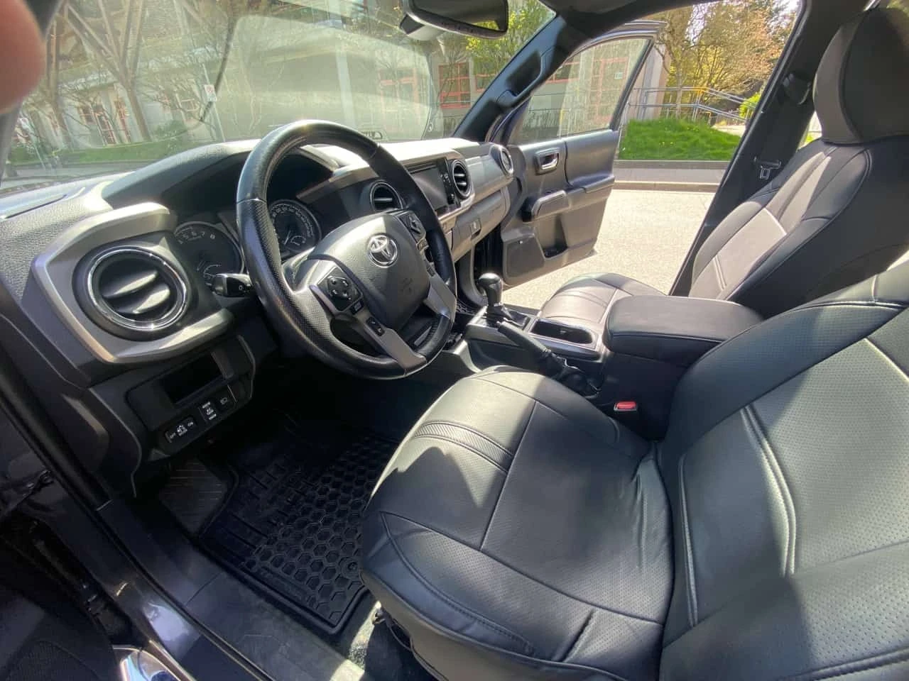 Toyota Tacoma * 4x4 Double Cab V6 Auto * АВТОКРЕДИТ * , снимка 5 - Автомобили и джипове - 56176032